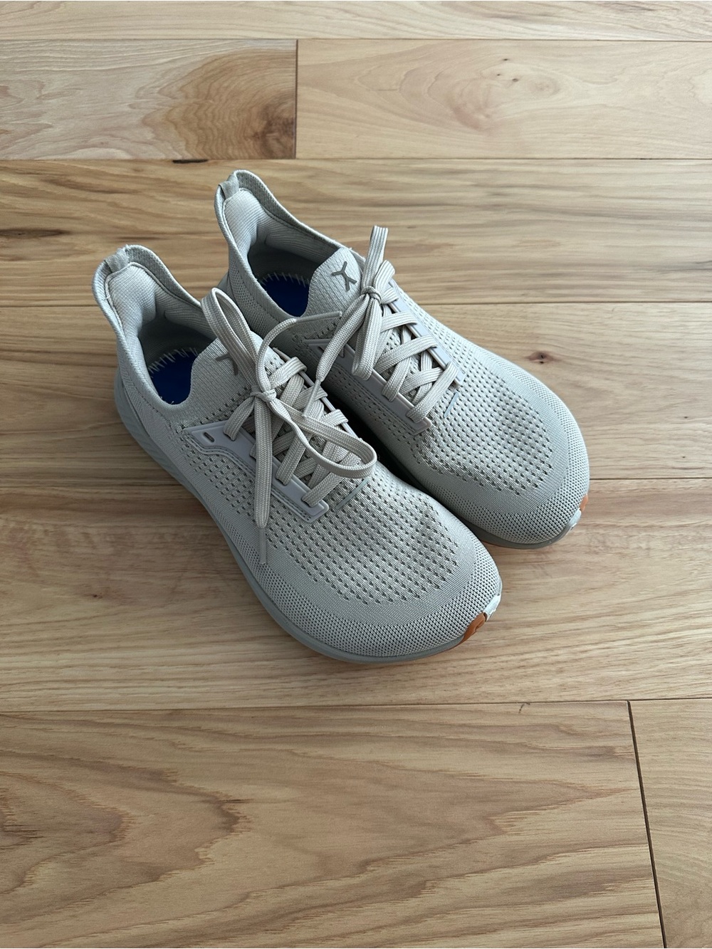 Flux Footwear - size 7 - Adapt Runner Walking Shoes - Picture 3 of 5